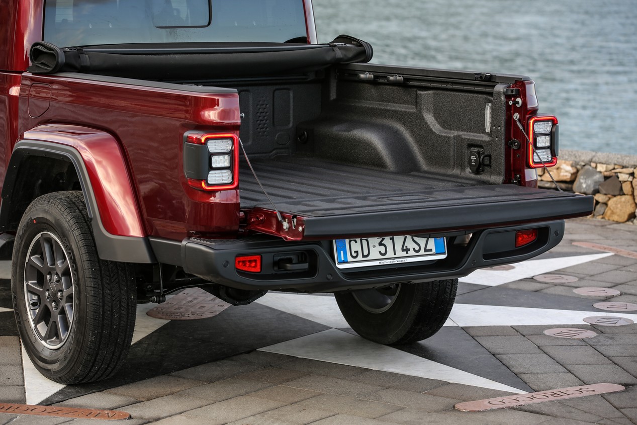 jeep gladiator 4
