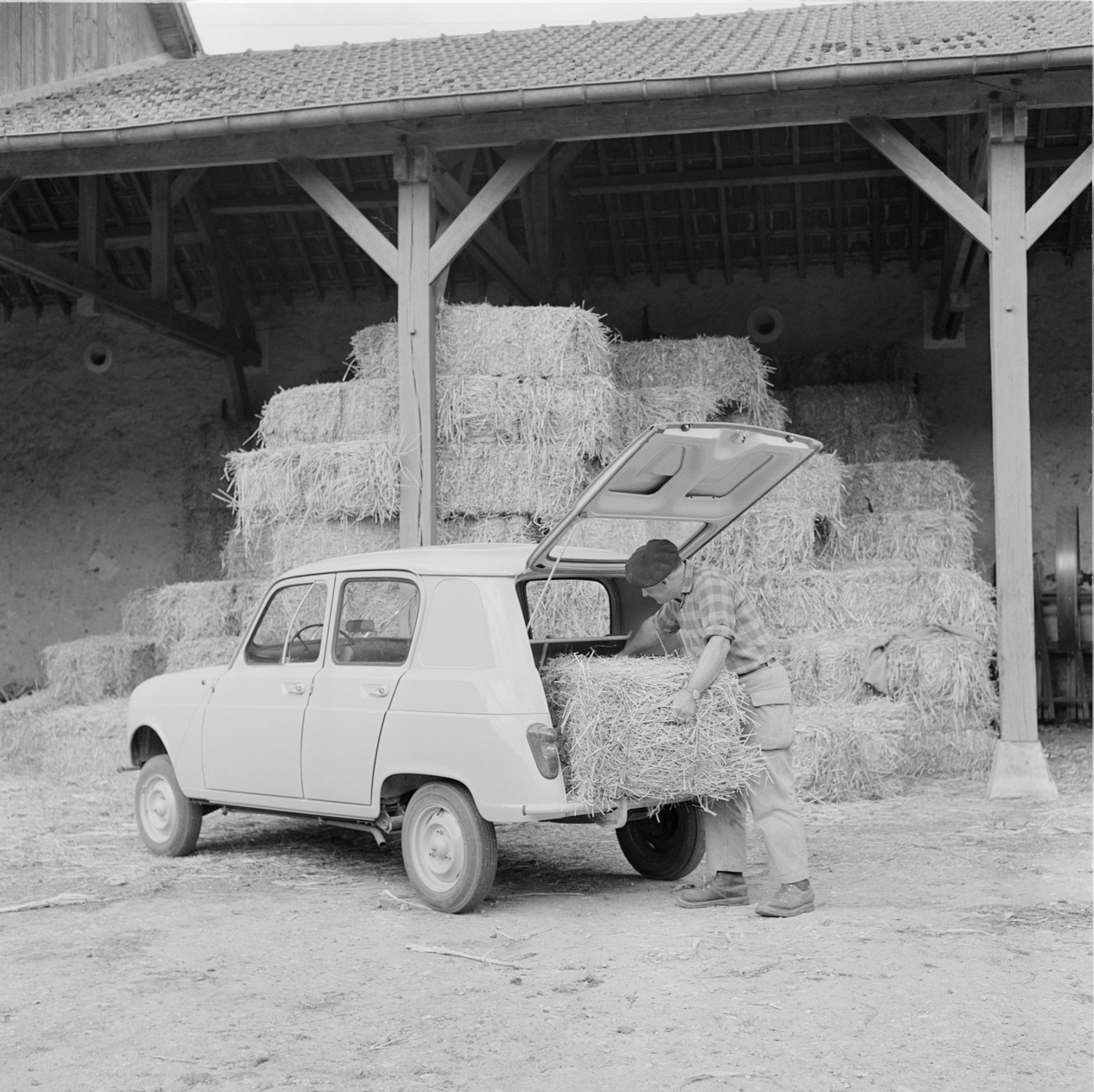 1961 Renault 4 4 glaces 1 - Vintage