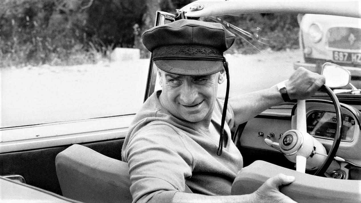 Louis de Funès en voiture dans le film Le gendarme se marie
