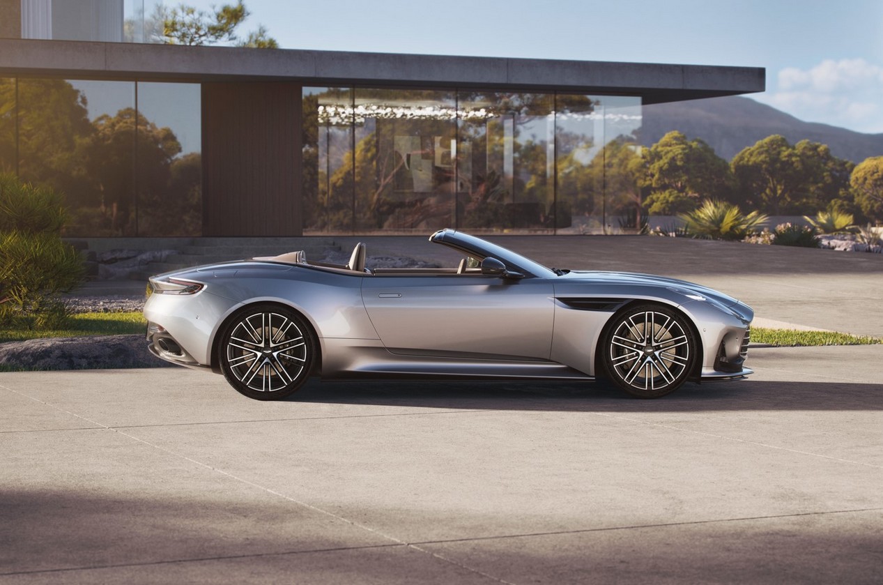 aston martin db12 volante 6
